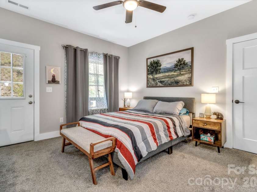 116 Northbend Drive, Asheville, NC 28804.  MLS# CAR4372052, YatesRealty ID 21746. 