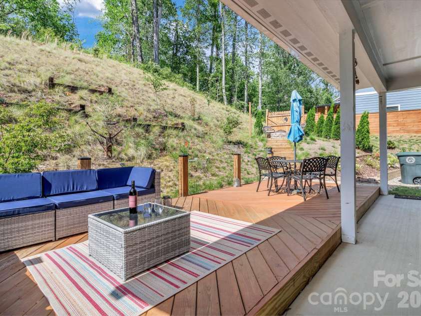 116 Northbend Drive, Asheville, NC 28804.  MLS# CAR4372052, YatesRealty ID 21746. 