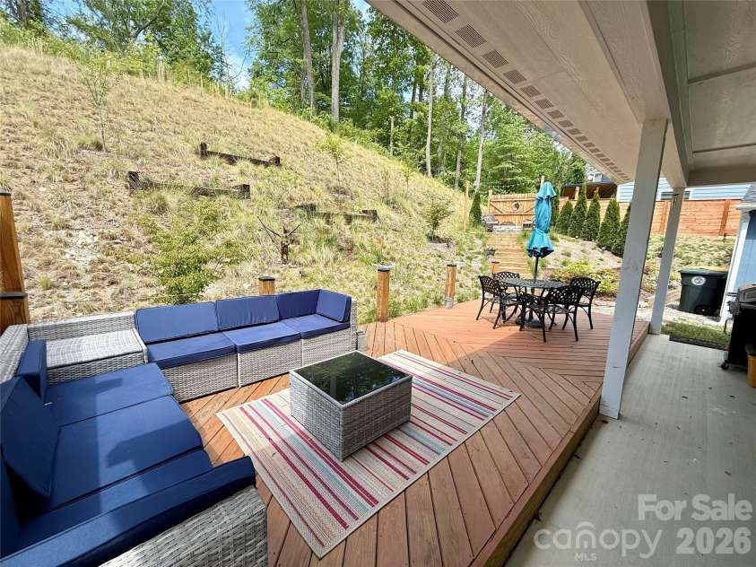 116 Northbend Drive, Asheville, NC 28804.  MLS# CAR4372052, YatesRealty ID 21746. Back yard oasis