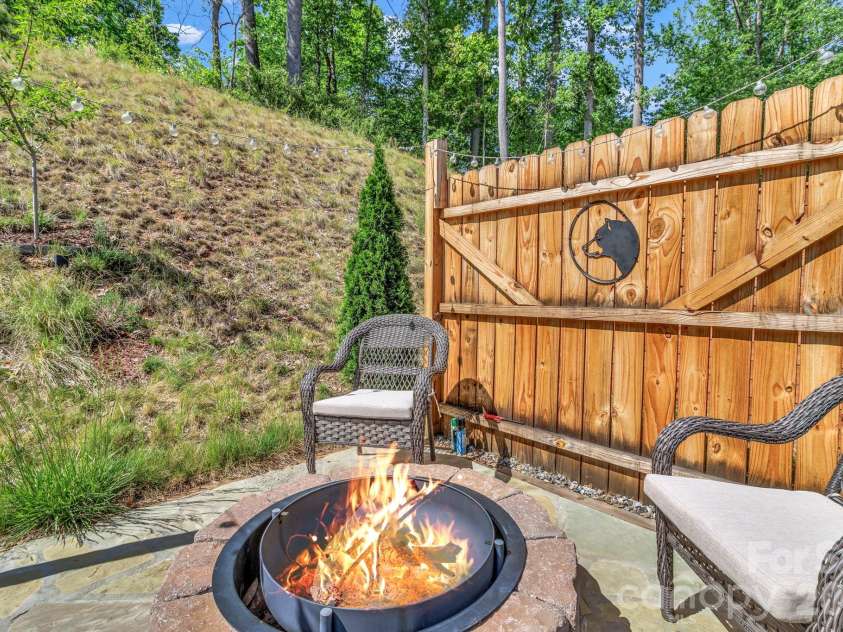 116 Northbend Drive, Asheville, NC 28804.  MLS# CAR4372052, YatesRealty ID 21746. Fire pit area