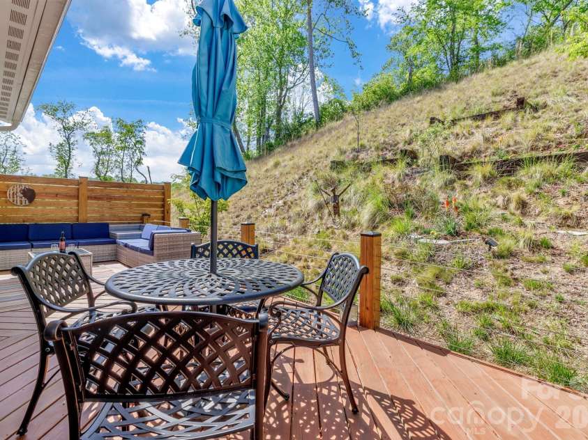 116 Northbend Drive, Asheville, NC 28804.  MLS# CAR4372052, YatesRealty ID 21746. Multiple seating areas