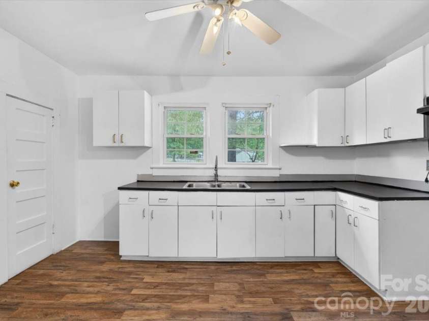 416 Echo Avenue, Kannapolis, NC 28081.  MLS# CAR4381584, YatesRealty ID 21747. 