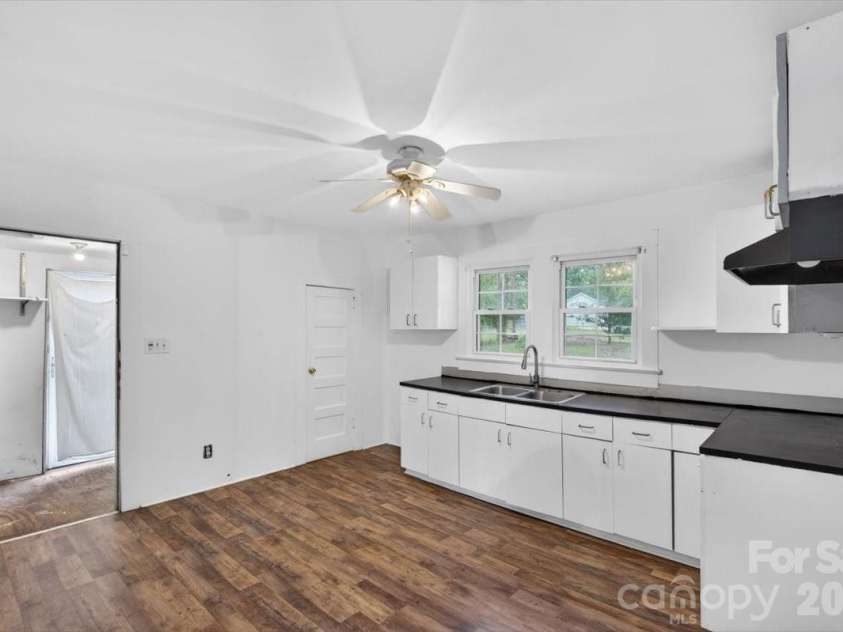 416 Echo Avenue, Kannapolis, NC 28081.  MLS# CAR4381584, YatesRealty ID 21747. 