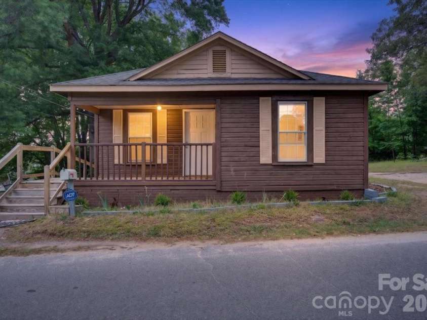 416 Echo Avenue, Kannapolis, NC 28081.  MLS# CAR4381584, YatesRealty ID 21747. 