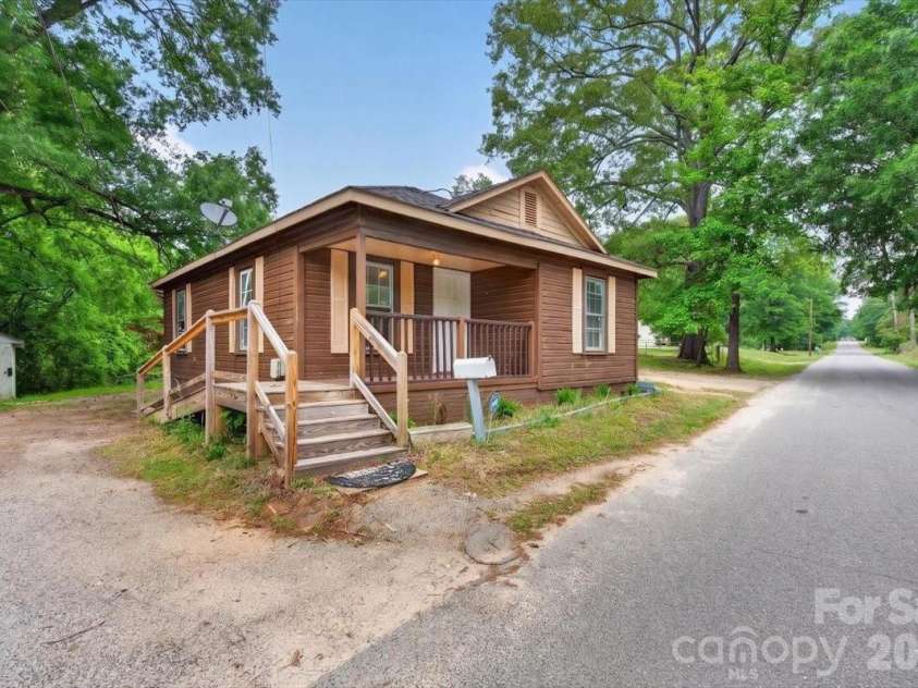 416 Echo Avenue, Kannapolis, NC 28081.  MLS# CAR4381584, YatesRealty ID 21747. 