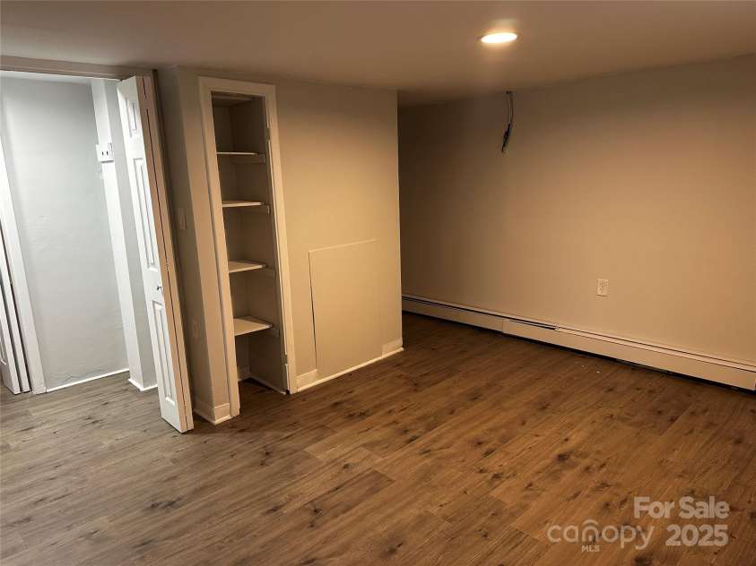 424 20th Avenue, Hickory, NC 28601.  MLS# CAR4230508, YatesRealty ID 21749. Basement Flex Space