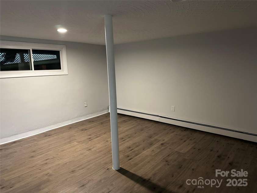 424 20th Avenue, Hickory, NC 28601.  MLS# CAR4230508, YatesRealty ID 21749. Basement Flex Space