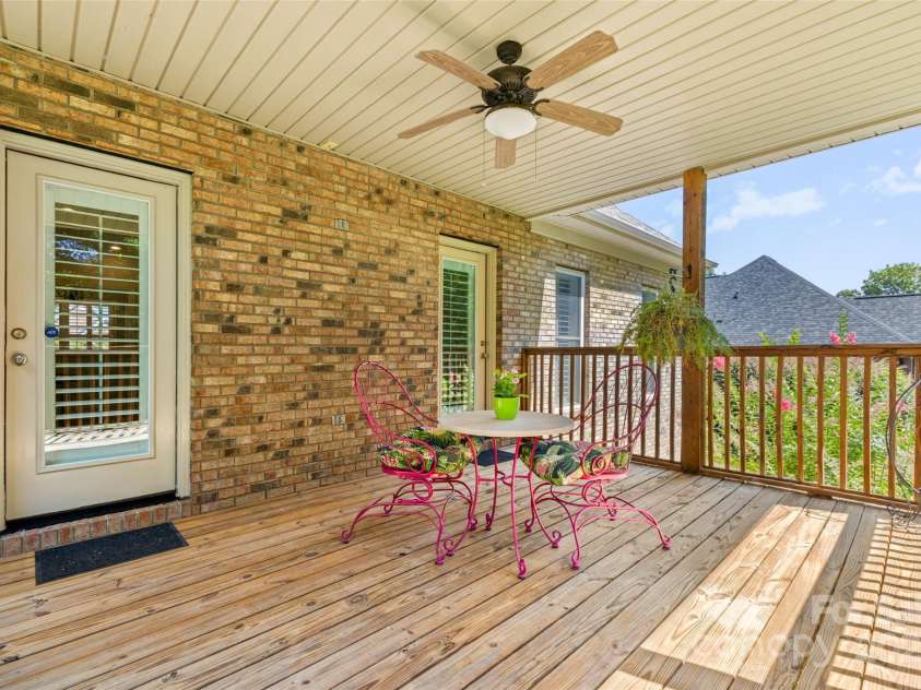 1593 Worthington Crossing, Rock Hill, SC 29732.  MLS# CAR4301171, YatesRealty ID 2175. 