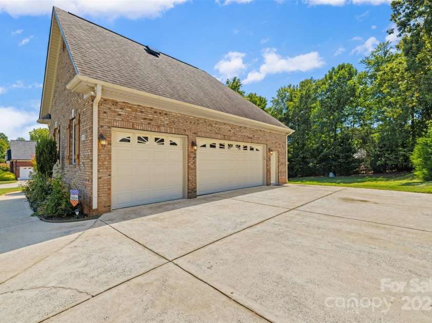 1593 Worthington Crossing, Rock Hill, SC 29732.  MLS# CAR4301171, YatesRealty ID 2175. 