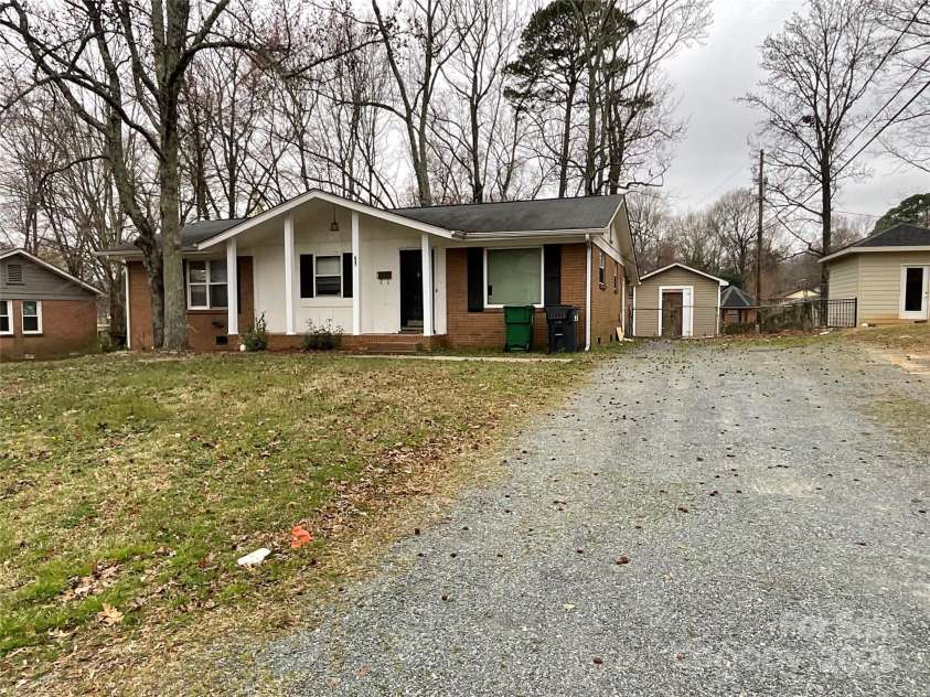 837 Corwin Drive, Charlotte, NC 28213.  MLS# CAR4234721, YatesRealty ID 2175. 