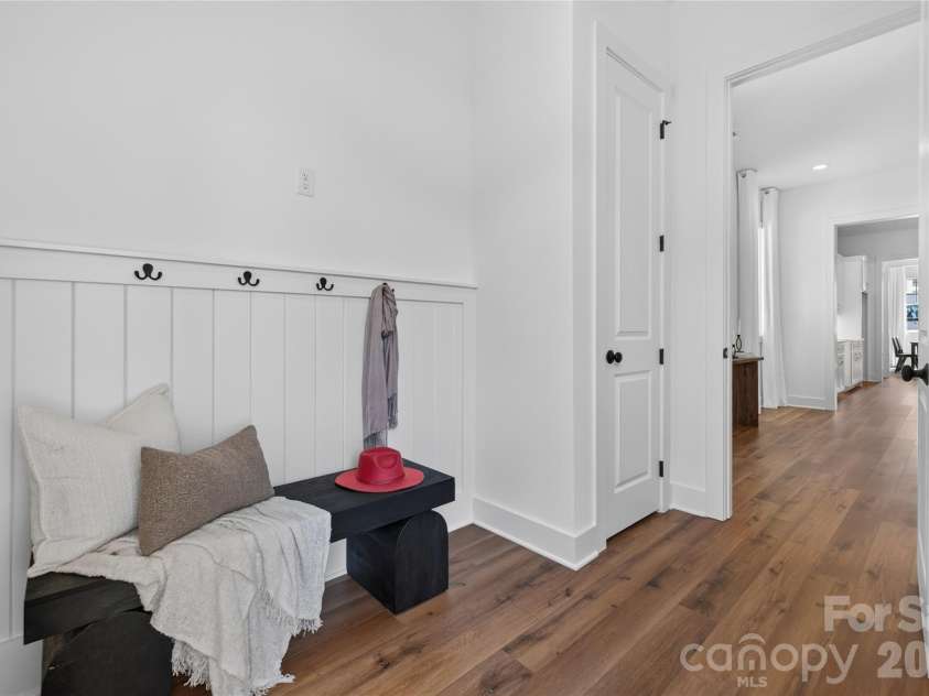 9109 Maybry Park Street, Charlotte, NC 28212.  MLS# CAR4261607, YatesRealty ID 2175. Drop Zone