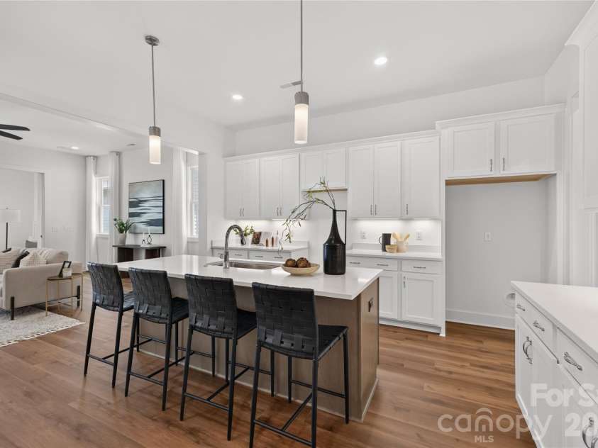 9109 Maybry Park Street, Charlotte, NC 28212.  MLS# CAR4261607, YatesRealty ID 2175. Kitchen