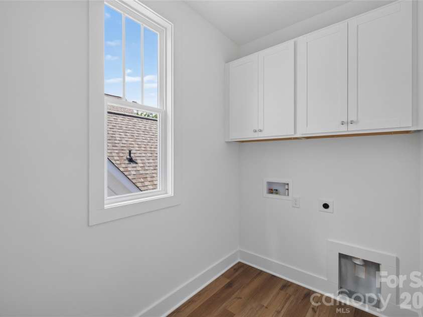 9109 Maybry Park Street, Charlotte, NC 28212.  MLS# CAR4261607, YatesRealty ID 2175. Laundry Room