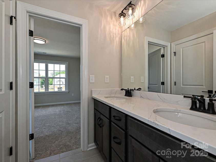 2211 Camber Drive, Gastonia, NC 28054.  MLS# CAR4222812, YatesRealty ID 21750. Bath 2 (Jack & Jill)