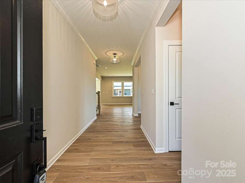 2211 Camber Drive, Gastonia, NC 28054.  MLS# CAR4222812, YatesRealty ID 21750. Foyer