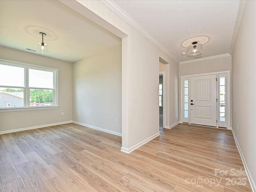 2211 Camber Drive, Gastonia, NC 28054.  MLS# CAR4222812, YatesRealty ID 21750. Foyer/Flex Room