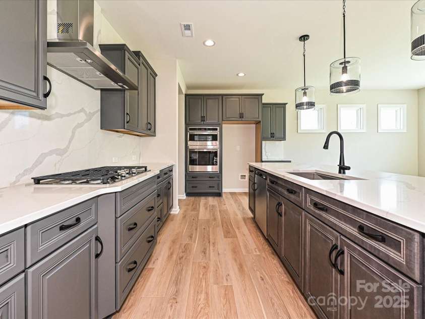 2211 Camber Drive, Gastonia, NC 28054.  MLS# CAR4222812, YatesRealty ID 21750. Kitchen