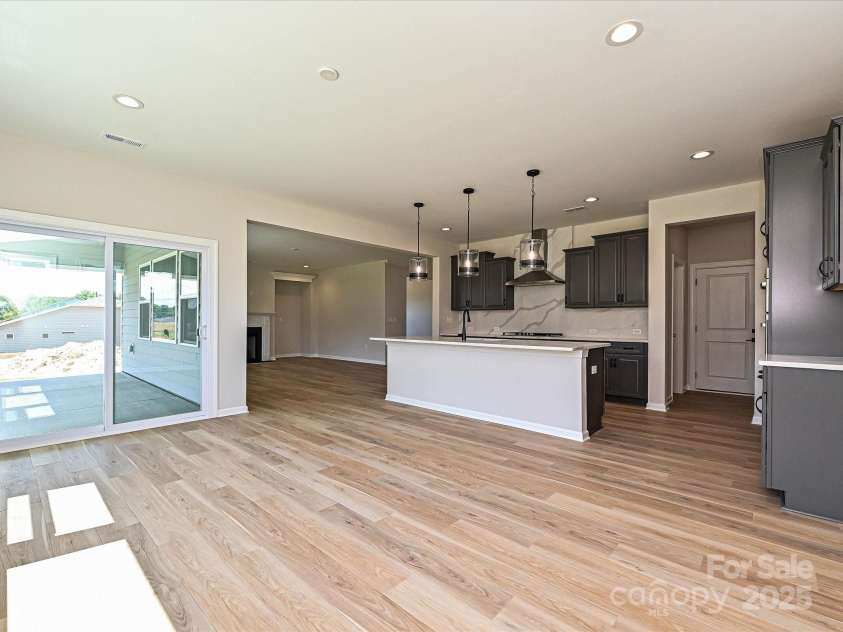 2211 Camber Drive, Gastonia, NC 28054.  MLS# CAR4222812, YatesRealty ID 21750. Kitchen/Breakfast
