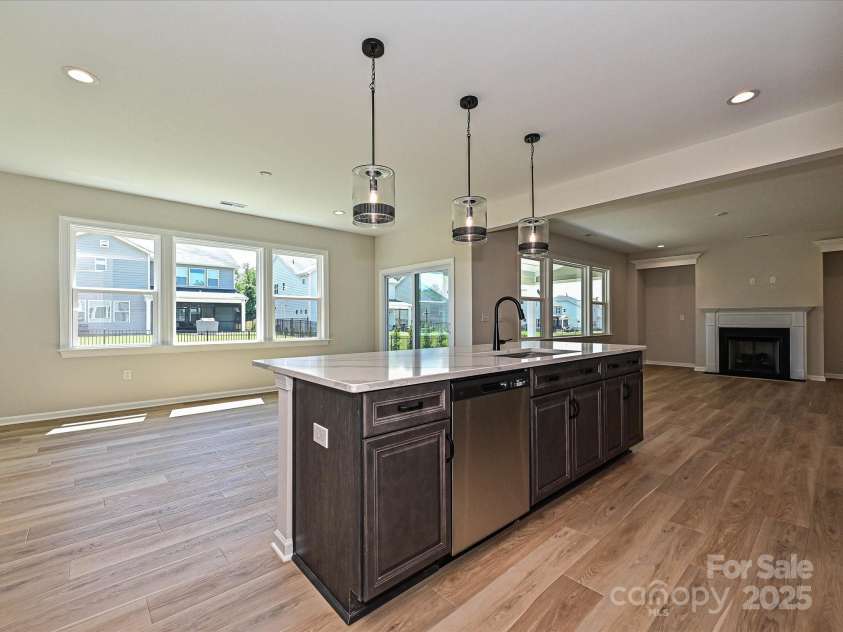 2211 Camber Drive, Gastonia, NC 28054.  MLS# CAR4222812, YatesRealty ID 21750. Kitchen/Breakfast/Family Room