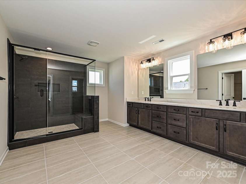 2211 Camber Drive, Gastonia, NC 28054.  MLS# CAR4222812, YatesRealty ID 21750. Premier Bath
