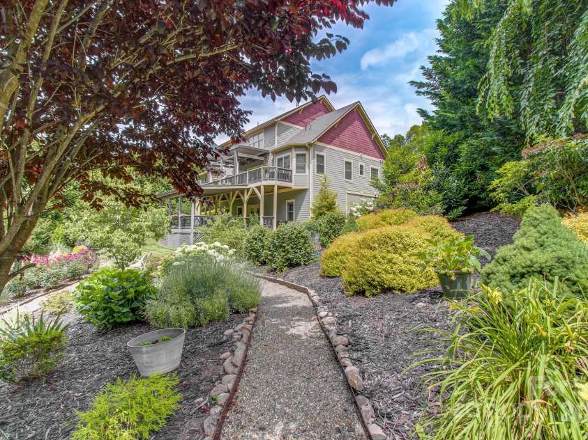 35 Village Pointe Lane, Asheville, NC 28803.  MLS# CAR4273092, YatesRealty ID 21751. 