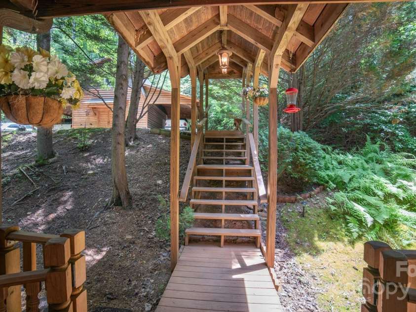 1465 Ohennesy Lane, Lenoir, NC 28645.  MLS# CAR4271925, YatesRealty ID 21752. 