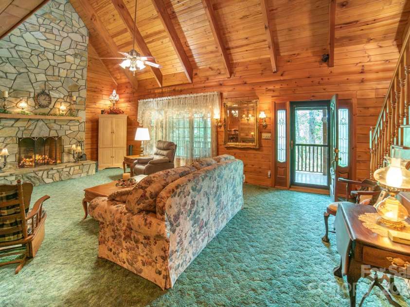 1465 Ohennesy Lane, Lenoir, NC 28645.  MLS# CAR4271925, YatesRealty ID 21752. 