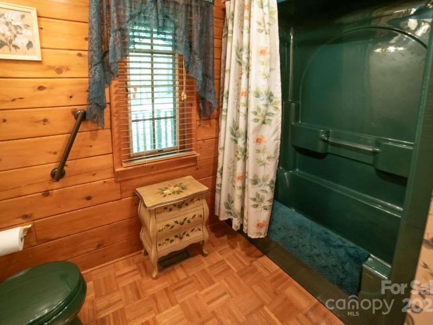 1465 Ohennesy Lane, Lenoir, NC 28645.  MLS# CAR4271925, YatesRealty ID 21752. 