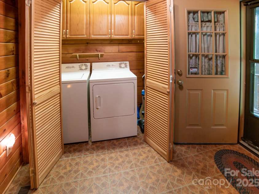 1465 Ohennesy Lane, Lenoir, NC 28645.  MLS# CAR4271925, YatesRealty ID 21752. 