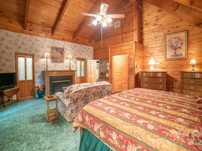 1465 Ohennesy Lane, Lenoir, NC 28645.  MLS# CAR4271925, YatesRealty ID 21752. 