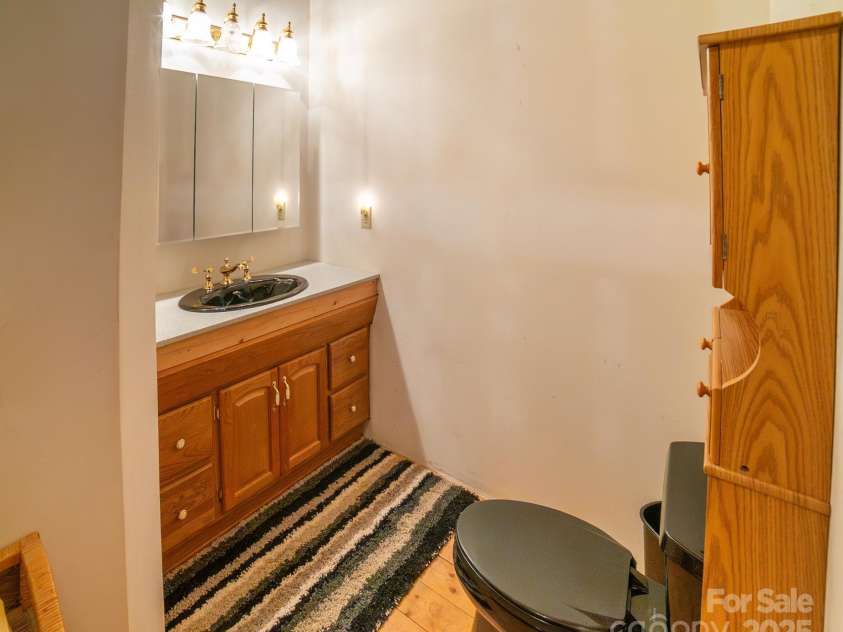 1465 Ohennesy Lane, Lenoir, NC 28645.  MLS# CAR4271925, YatesRealty ID 21752. 