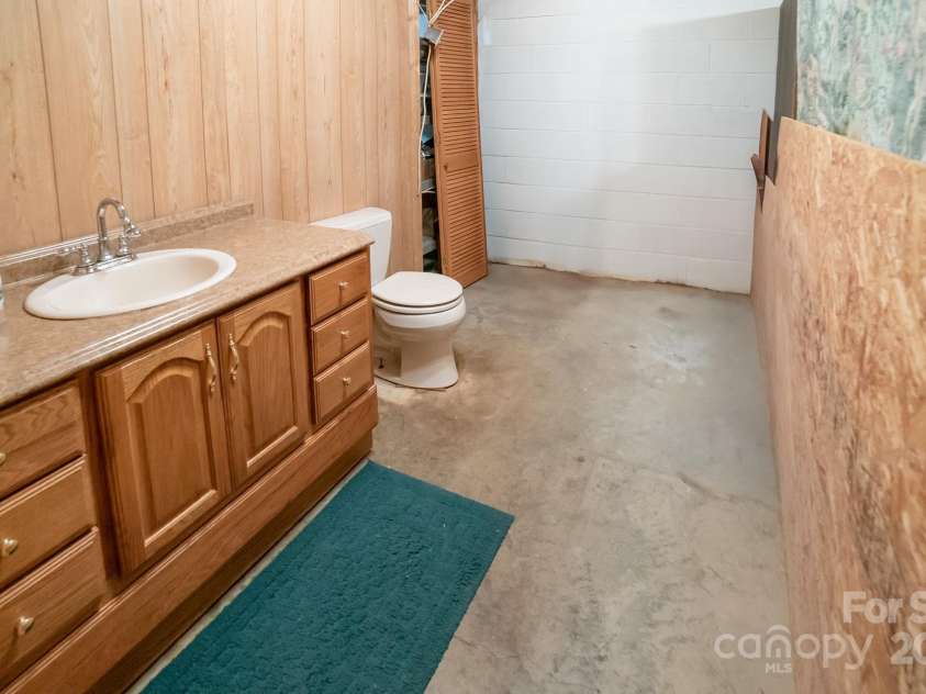 1465 Ohennesy Lane, Lenoir, NC 28645.  MLS# CAR4271925, YatesRealty ID 21752. 