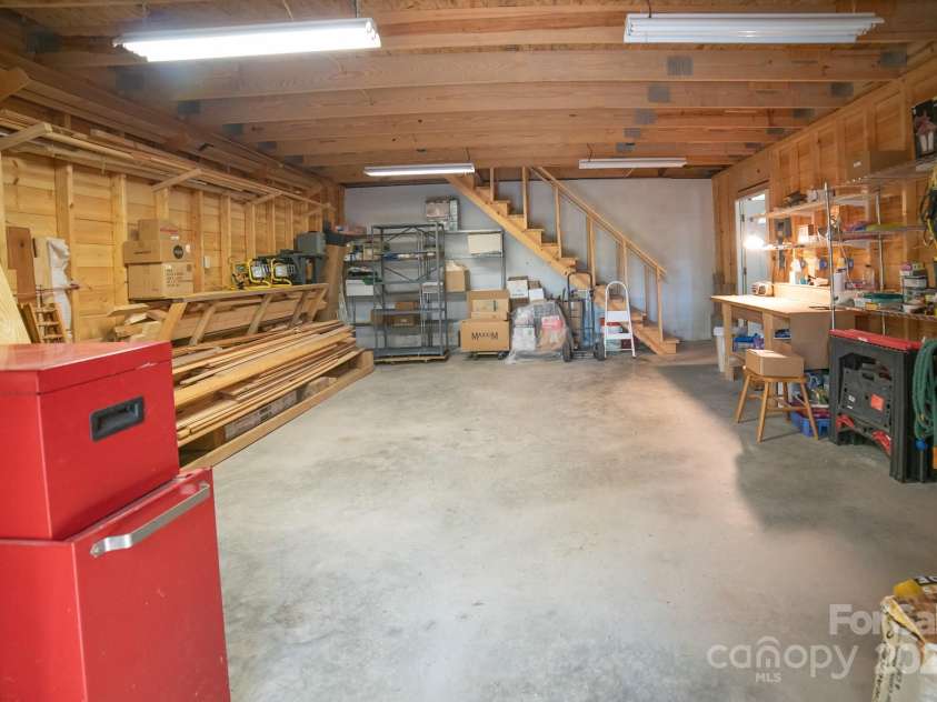 1465 Ohennesy Lane, Lenoir, NC 28645.  MLS# CAR4271925, YatesRealty ID 21752. 