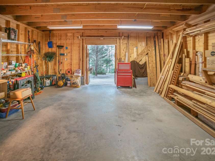 1465 Ohennesy Lane, Lenoir, NC 28645.  MLS# CAR4271925, YatesRealty ID 21752. 