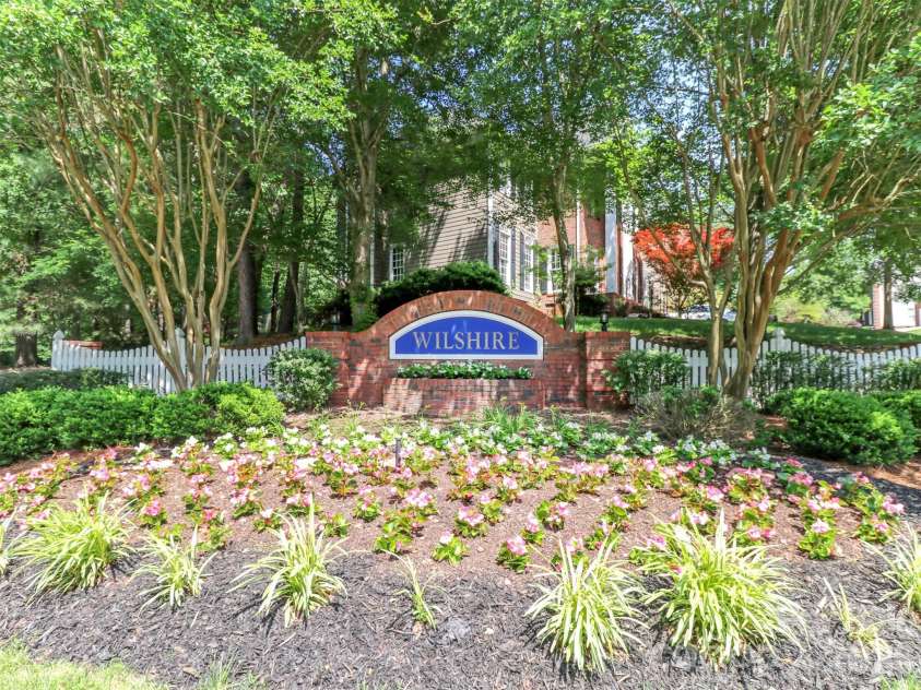 7231 Fortrose Lane, Charlotte, NC 28277.  MLS# CAR4377579, YatesRealty ID 21752. 