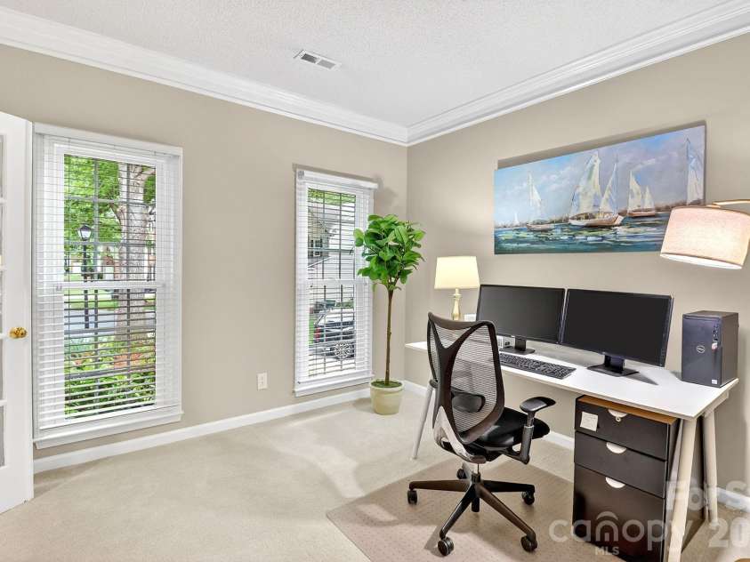 7231 Fortrose Lane, Charlotte, NC 28277.  MLS# CAR4377579, YatesRealty ID 21752. 