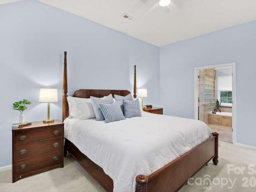 7231 Fortrose Lane, Charlotte, NC 28277.  MLS# CAR4377579, YatesRealty ID 21752. 