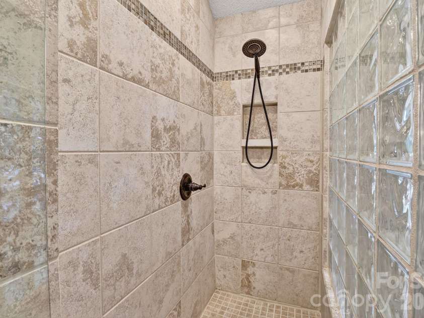 7231 Fortrose Lane, Charlotte, NC 28277.  MLS# CAR4377579, YatesRealty ID 21752. 