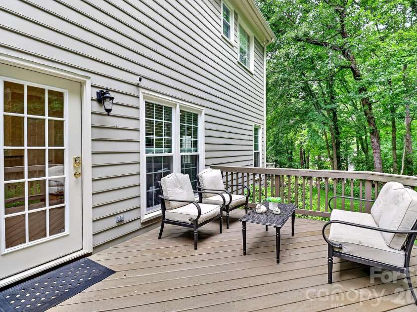 7231 Fortrose Lane, Charlotte, NC 28277.  MLS# CAR4377579, YatesRealty ID 21752. 