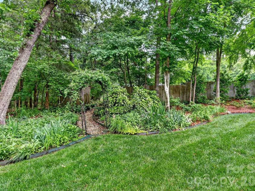 7231 Fortrose Lane, Charlotte, NC 28277.  MLS# CAR4377579, YatesRealty ID 21752. 