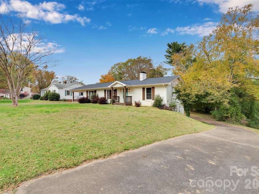 628 Westover Terrace, Shelby, NC 28150.  MLS# CAR4315960, YatesRealty ID 21753. 