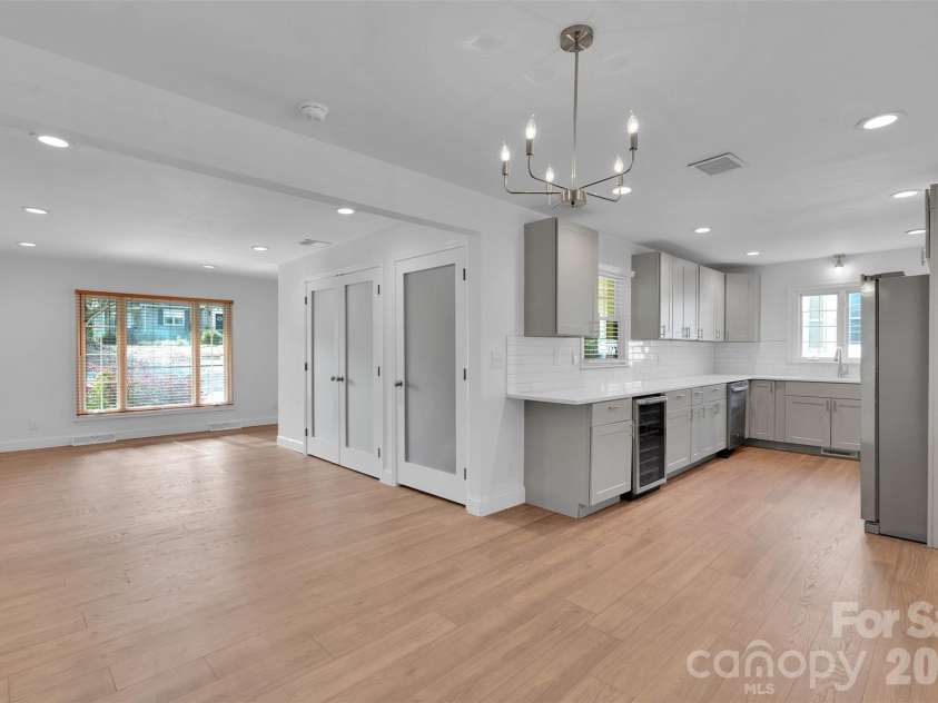 628 Westover Terrace, Shelby, NC 28150.  MLS# CAR4315960, YatesRealty ID 21753. Fully Updated kitchen 