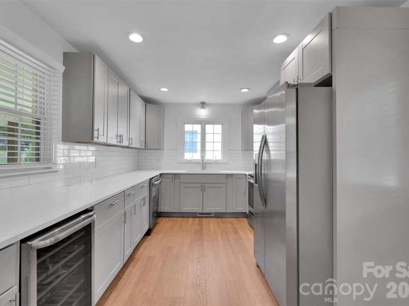 628 Westover Terrace, Shelby, NC 28150.  MLS# CAR4315960, YatesRealty ID 21753. Kitchen complete with beverage fridge! 