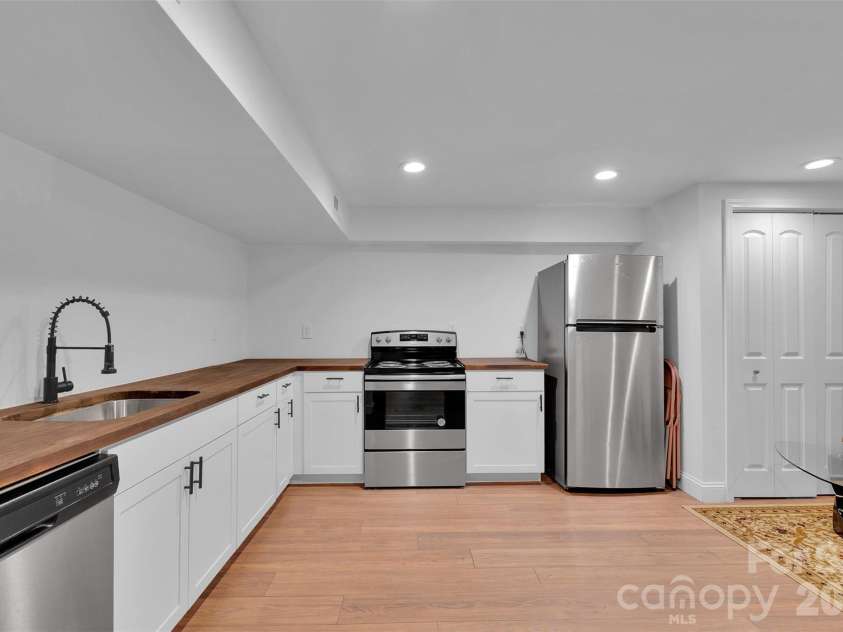 628 Westover Terrace, Shelby, NC 28150.  MLS# CAR4315960, YatesRealty ID 21753. Lower level kitchen 
