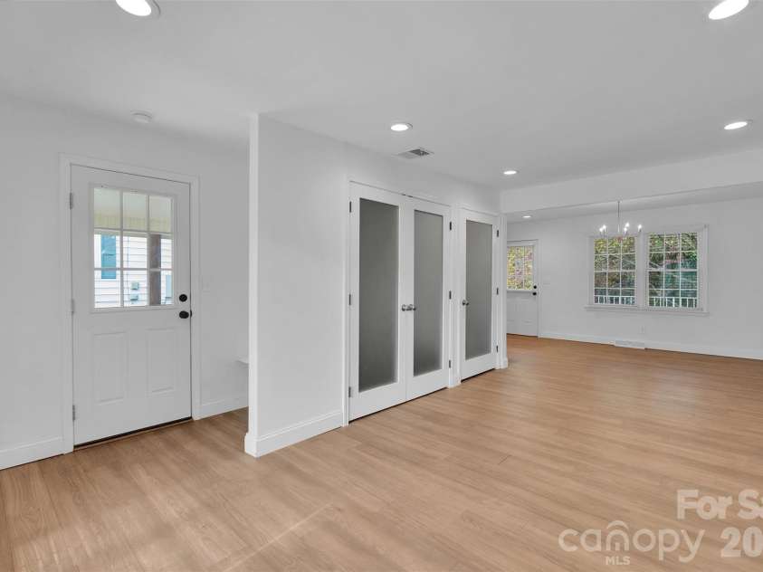 628 Westover Terrace, Shelby, NC 28150.  MLS# CAR4315960, YatesRealty ID 21753. Open space for breakfast nook or dining room 