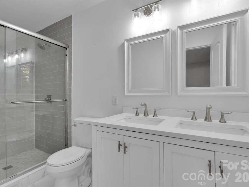 628 Westover Terrace, Shelby, NC 28150.  MLS# CAR4315960, YatesRealty ID 21753. Primary Bathroom 