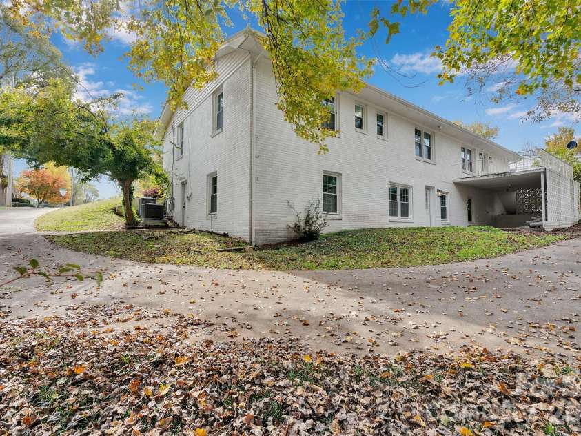628 Westover Terrace, Shelby, NC 28150.  MLS# CAR4315960, YatesRealty ID 21753. Separate driveway for lower level  
