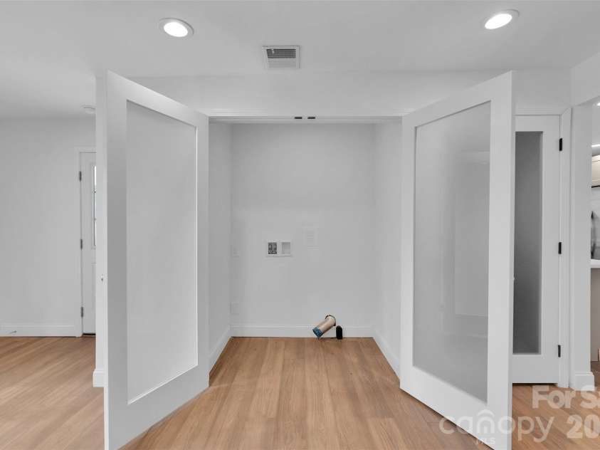 628 Westover Terrace, Shelby, NC 28150.  MLS# CAR4315960, YatesRealty ID 21753. Washer and Dryer HookUp 