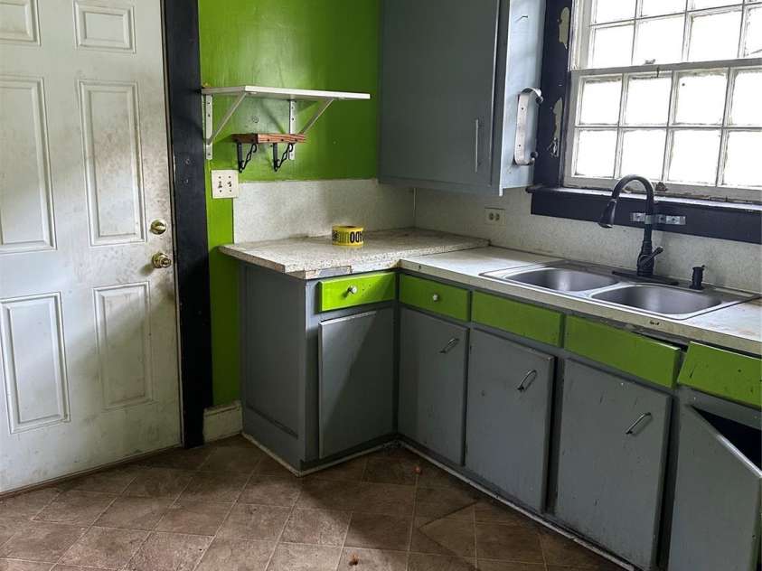 839 Chester Street, Gastonia, NC 28052.  MLS# CAR4267147, YatesRealty ID 21753. 