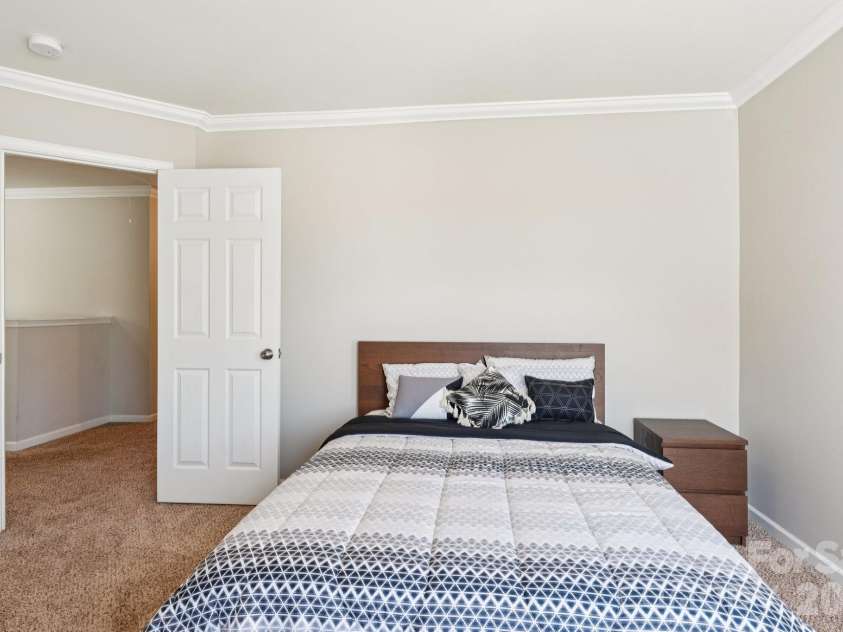 10229 Highland Creek Circle, Fort Mill, SC 29707.  MLS# CAR4347788, YatesRealty ID 21754. 